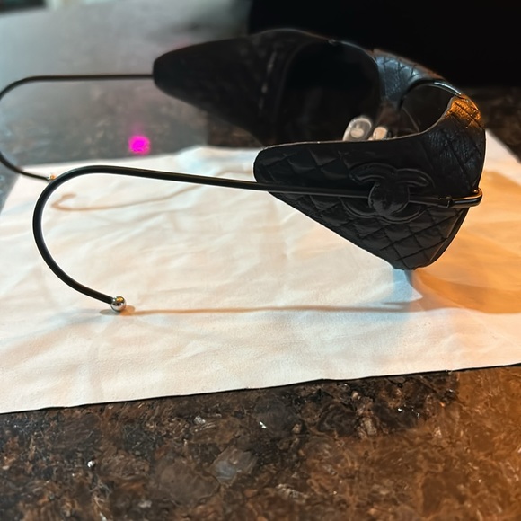 Used Chanel Sunglasses - Picture 2 of 8